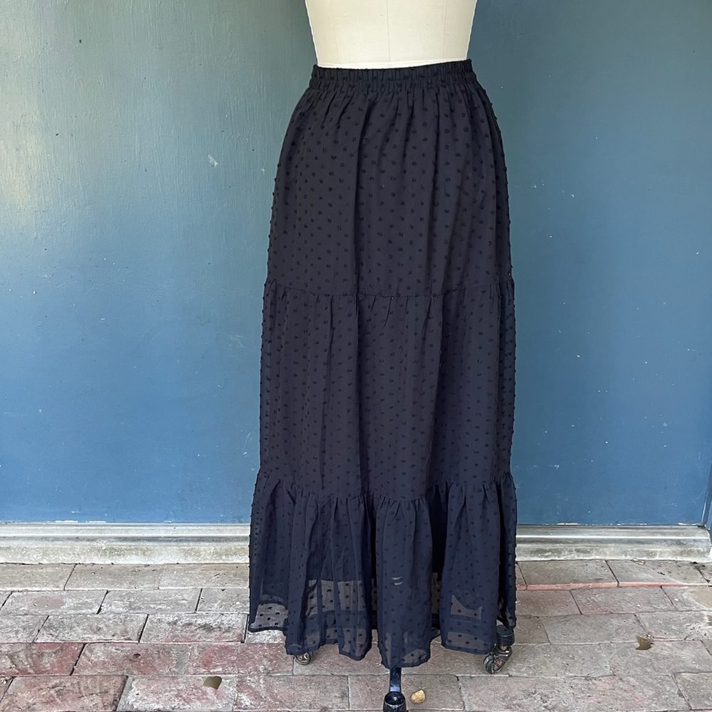 NWT Haeof tiered maxi skirt with clipped dot overlay - size M